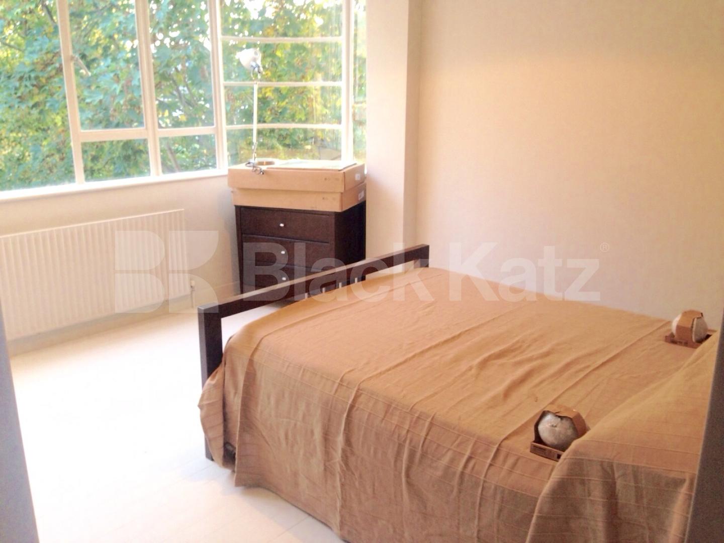 			NEW INSTRUCTION (INCLUDING COUNCIL TAX, WATER,BROADBAND), 2 Bedroom, 1 bath, 1 reception Apartment			 Thurleigh Court, Nightingale Lane, Clapham South 